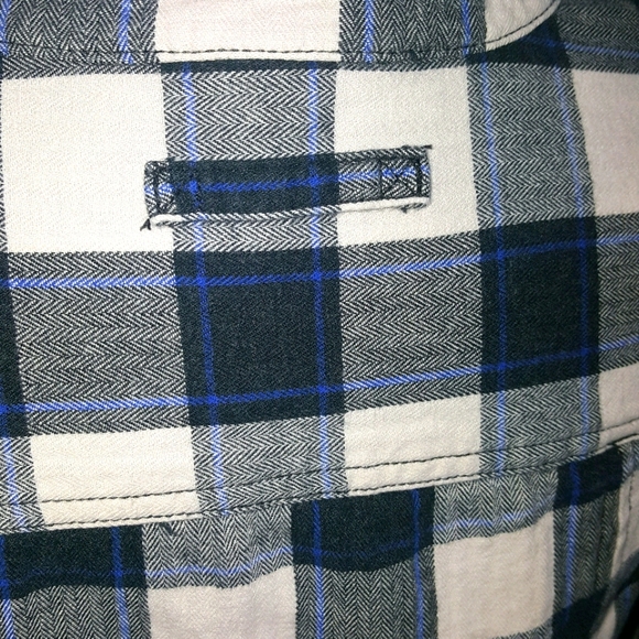 Duluth Trading plaid shirt with button sleeves - Picture 4 of 9